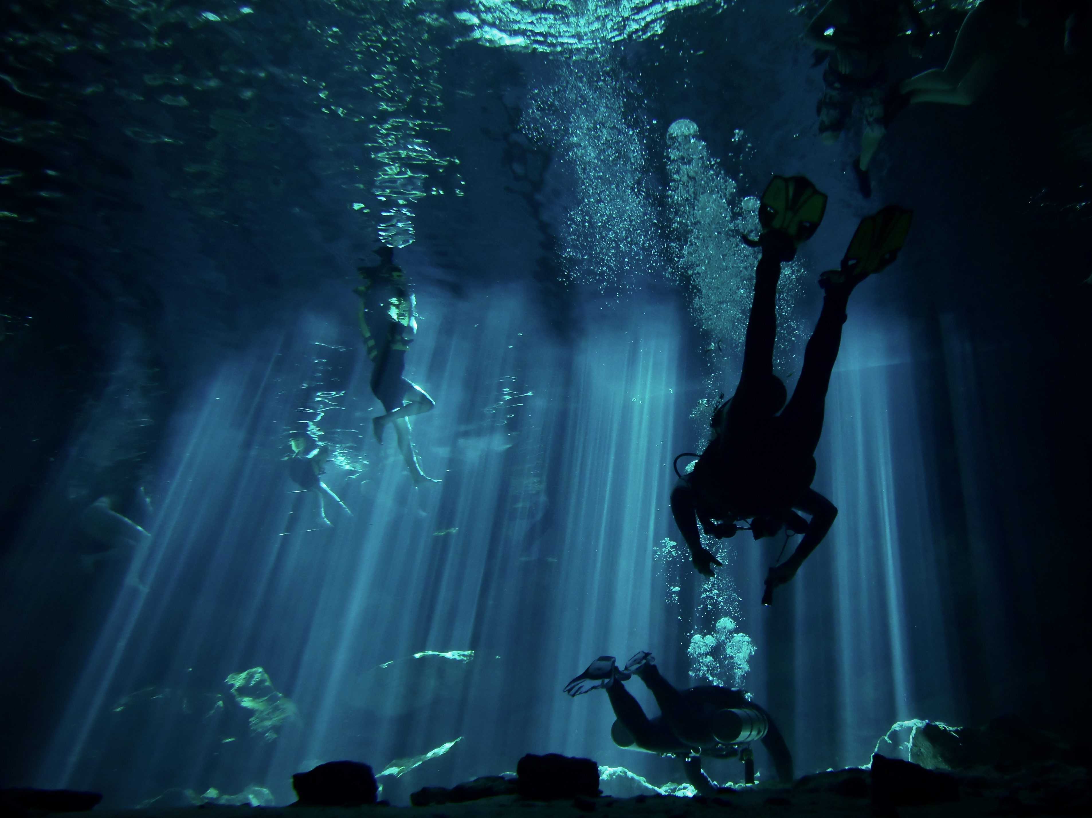 Wordless Wednesday : Underwater Cavern