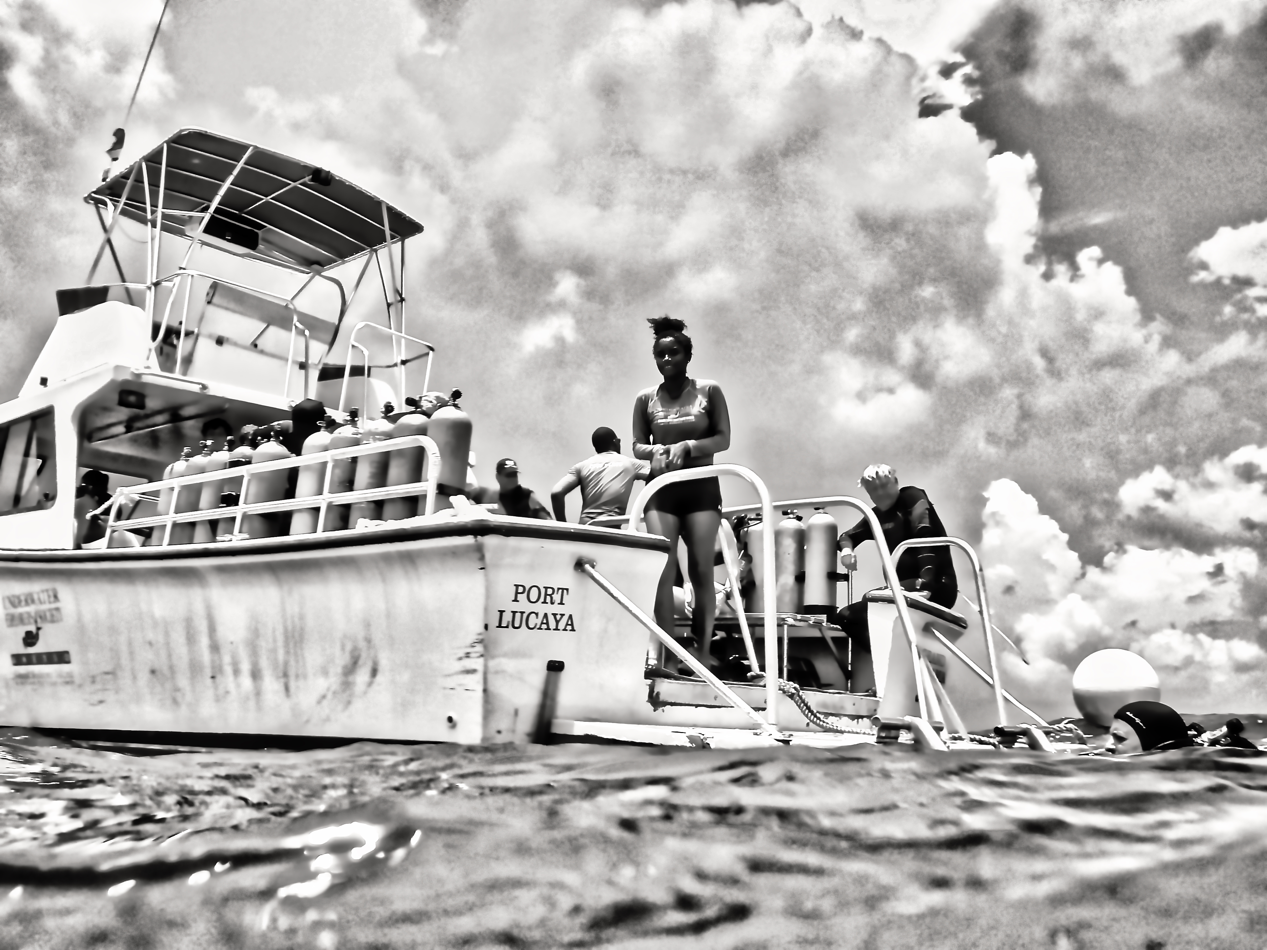 Wordless Wednesday : Dive Boat